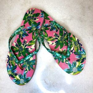 Vera Bradley pink and green floral flip flops 7/8